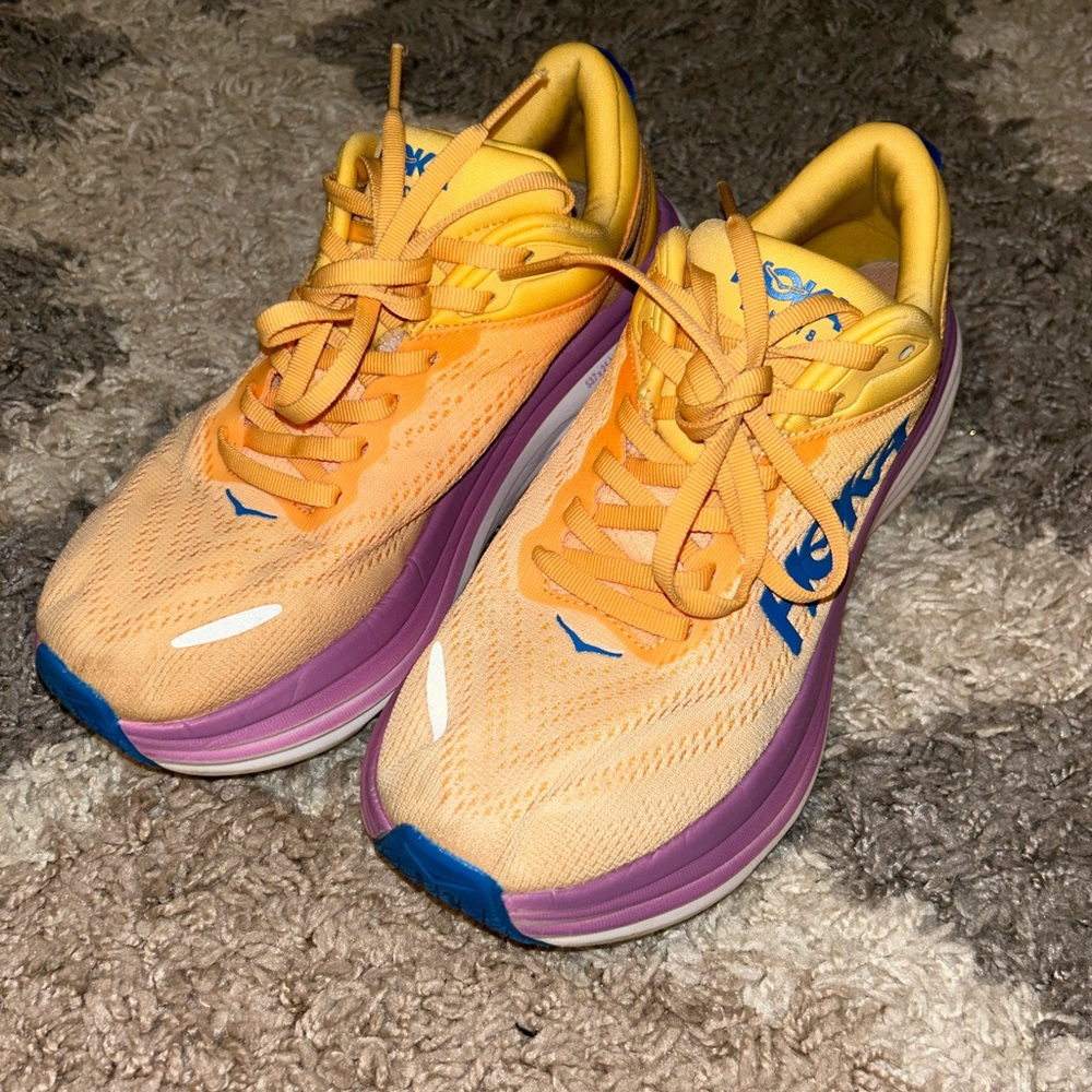 HOKA bondi 8
